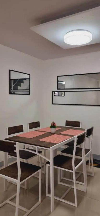 Trp16 - Cozy 2br Townhouse Near Clark Airport, Aquaplanet & Dino Island