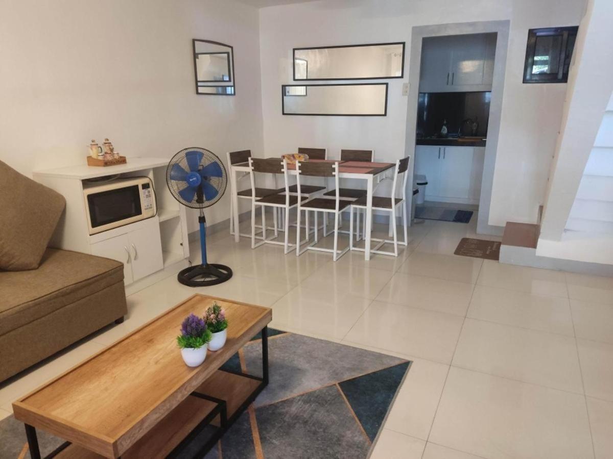 Trp16 - Cozy 2br Townhouse Near Clark Airport, Aquaplanet & Dino Island * Angeles