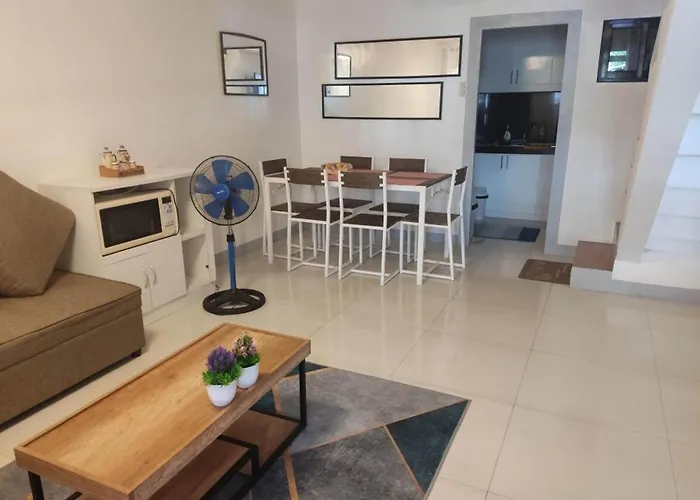 Trp16 - Cozy 2Br Townhouse Near Clark Airport, Aquaplanet & Dino Island