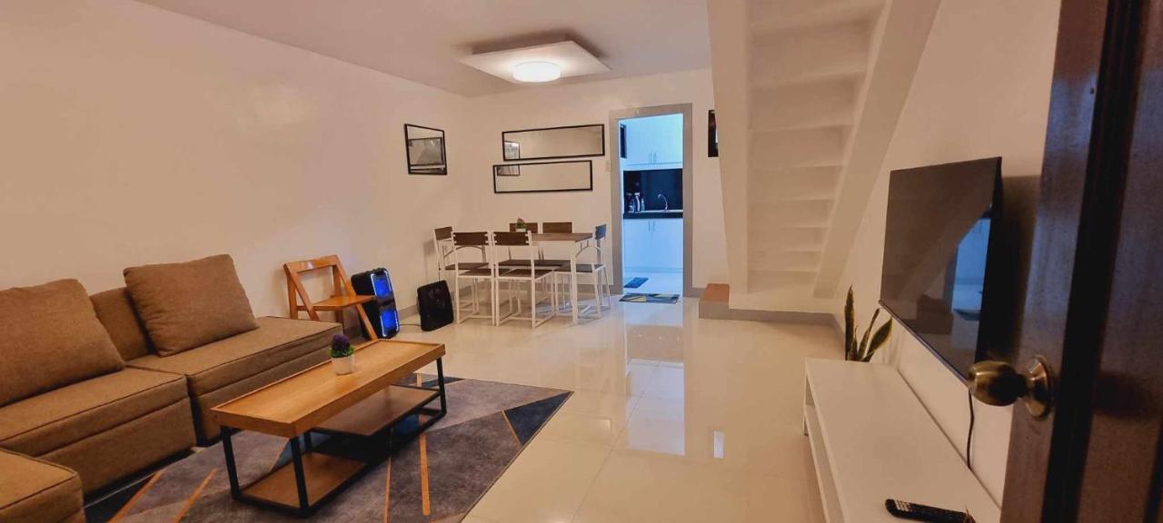 Trp16 - Cozy 2br Townhouse Near Clark Airport, Aquaplanet & Dino Island